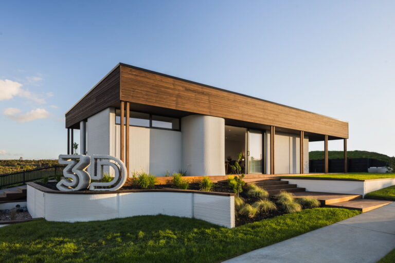 13-web-or-mls-aaron-radford_AR5_1257