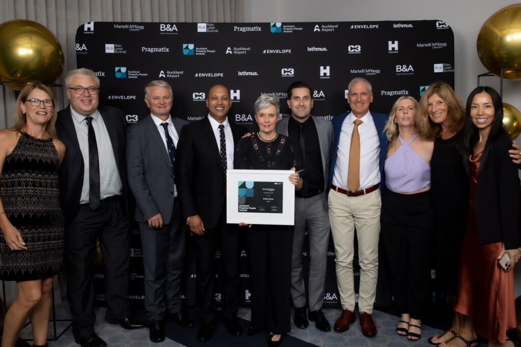 AKL_PP_MEDIA_WALL_SM-138